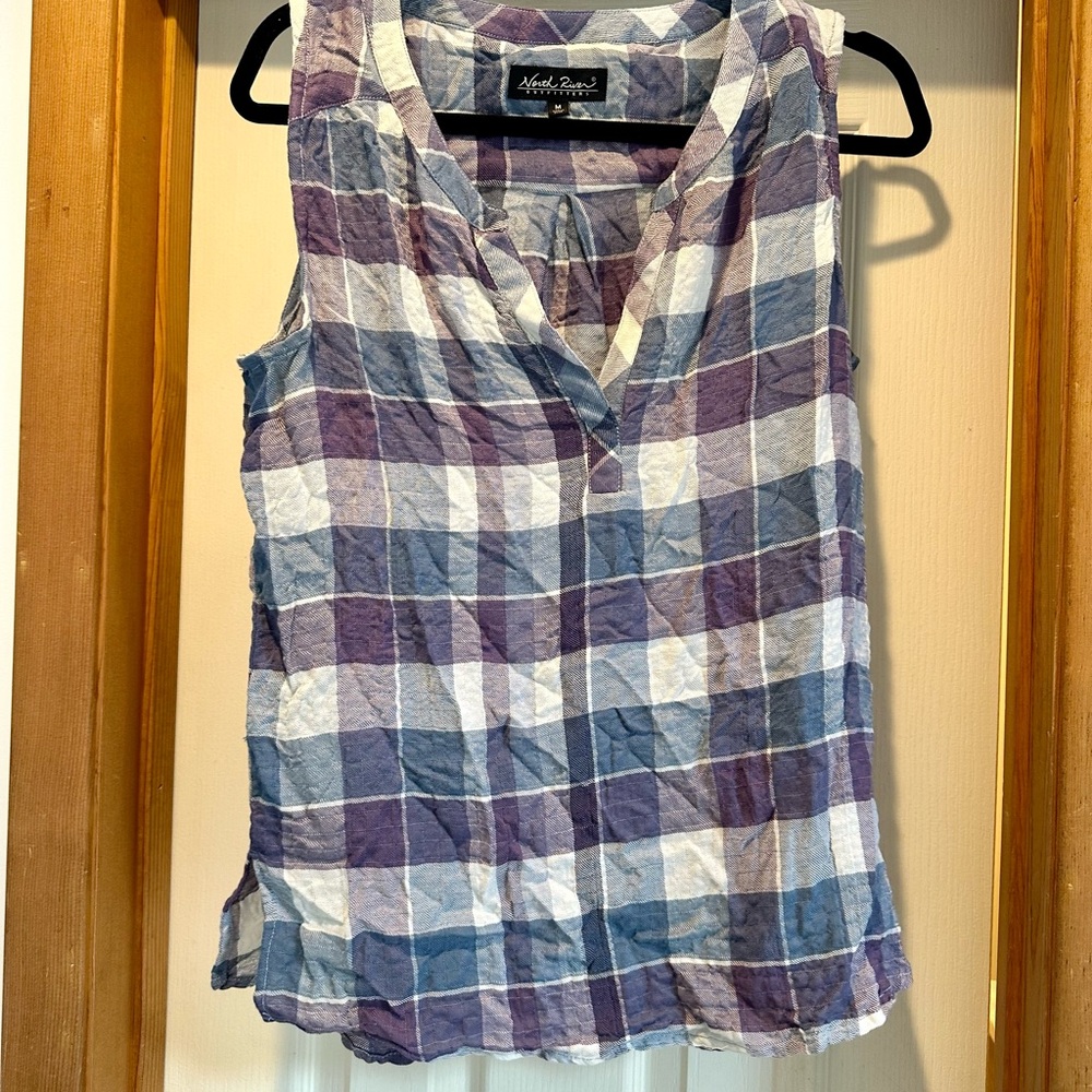 Women’s North River Outfitters top - Size M